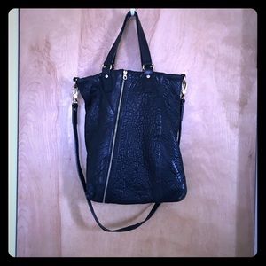 Black leather bag w/zipper details